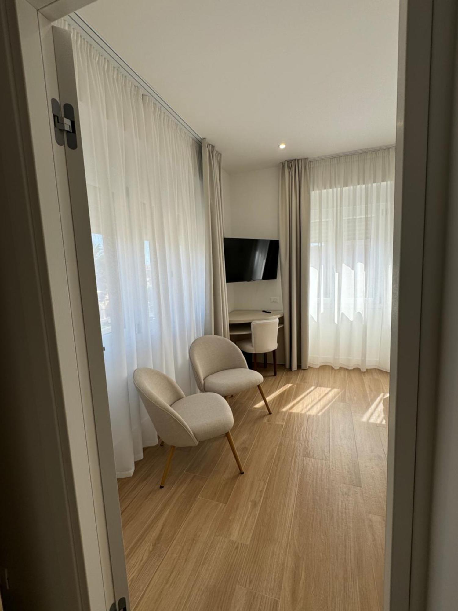 Feel Boutique Rooms Oristano Kültér fotó