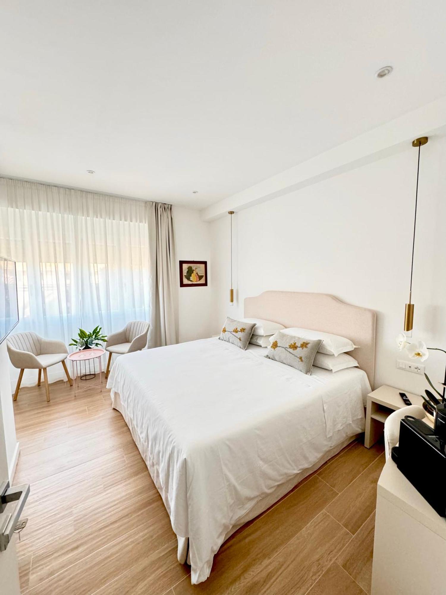 Feel Boutique Rooms Oristano Kültér fotó